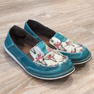 Ariat Turquoise and Floral with Cow Skull Design Women's Flats size 7.5